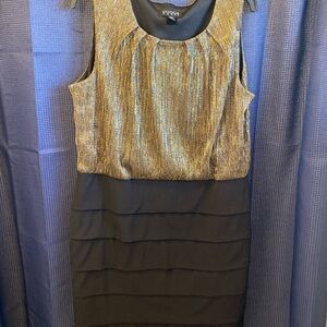 Elegant Gold and Black Sleeveless Dress